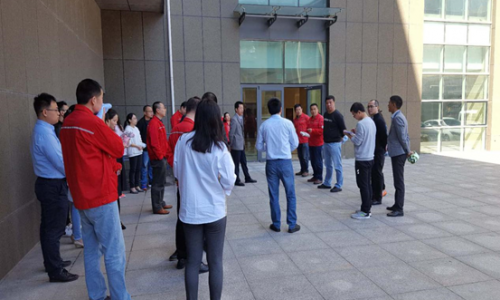 公司開展火災(zāi)應(yīng)急疏散演練